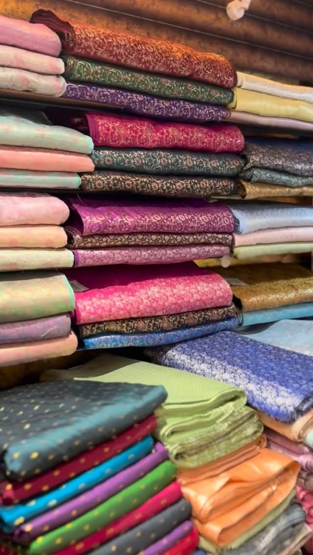 Kasavu Kendra Areekode showroom